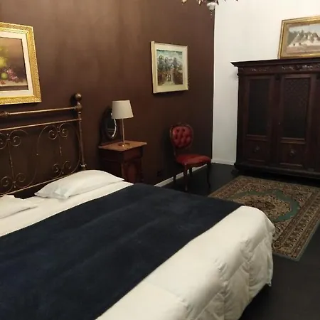 Palace Oda ve Kahvaltı 4*