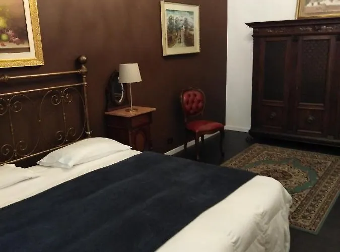 Palace Oda ve Kahvaltı 4*