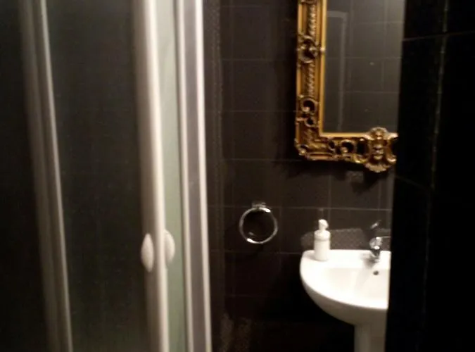 Palace Oda ve Kahvaltı 4*